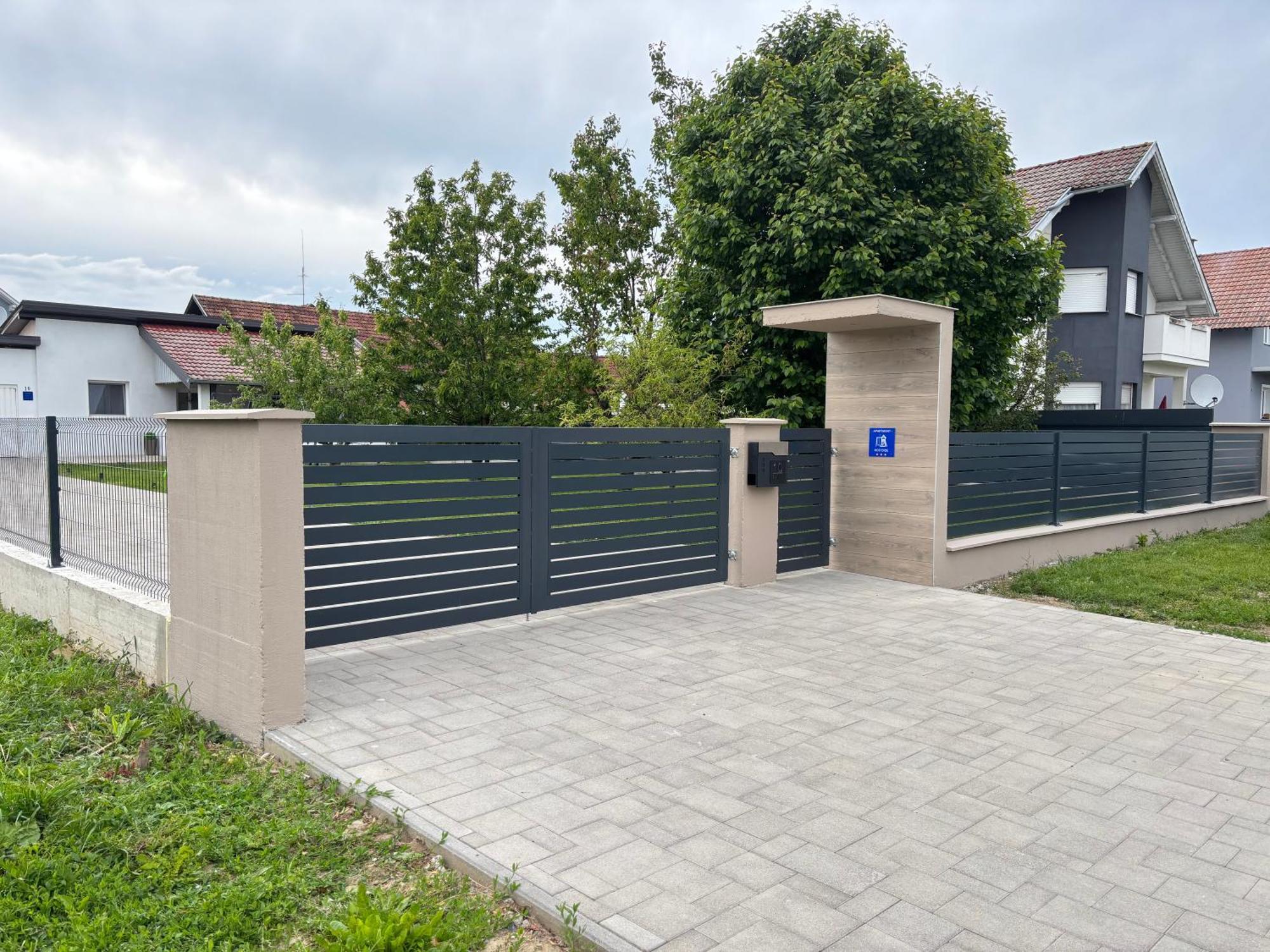 דירות סלאבונסקי ברוד Kod Dide - Entry With Pin 0-24H מראה חיצוני תמונה